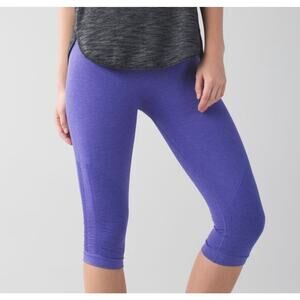 Lululemon In The Flow Crop II Heathered Iris Purple Pedal Pusher Pilates Cardio